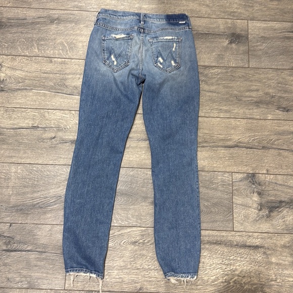 • Mother Denim • Women’s The Flirt Fray Jeans Cold Feet Blue Distressed Raw 25 - Picture 5 of 5